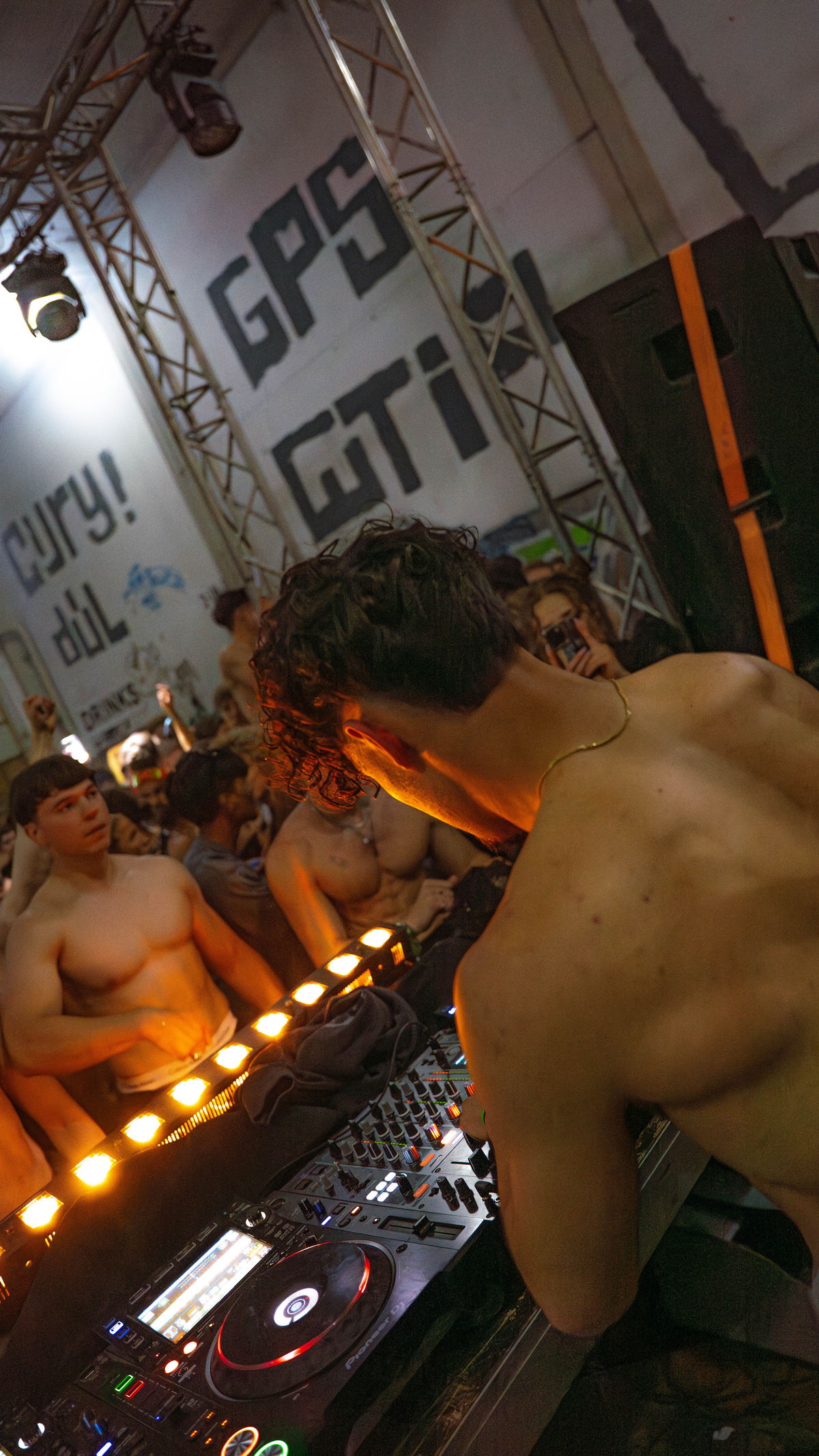 Loading... just a sec